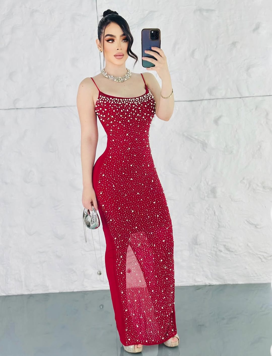 Vestido Largo Negro con Brillos y Abertura Lateral